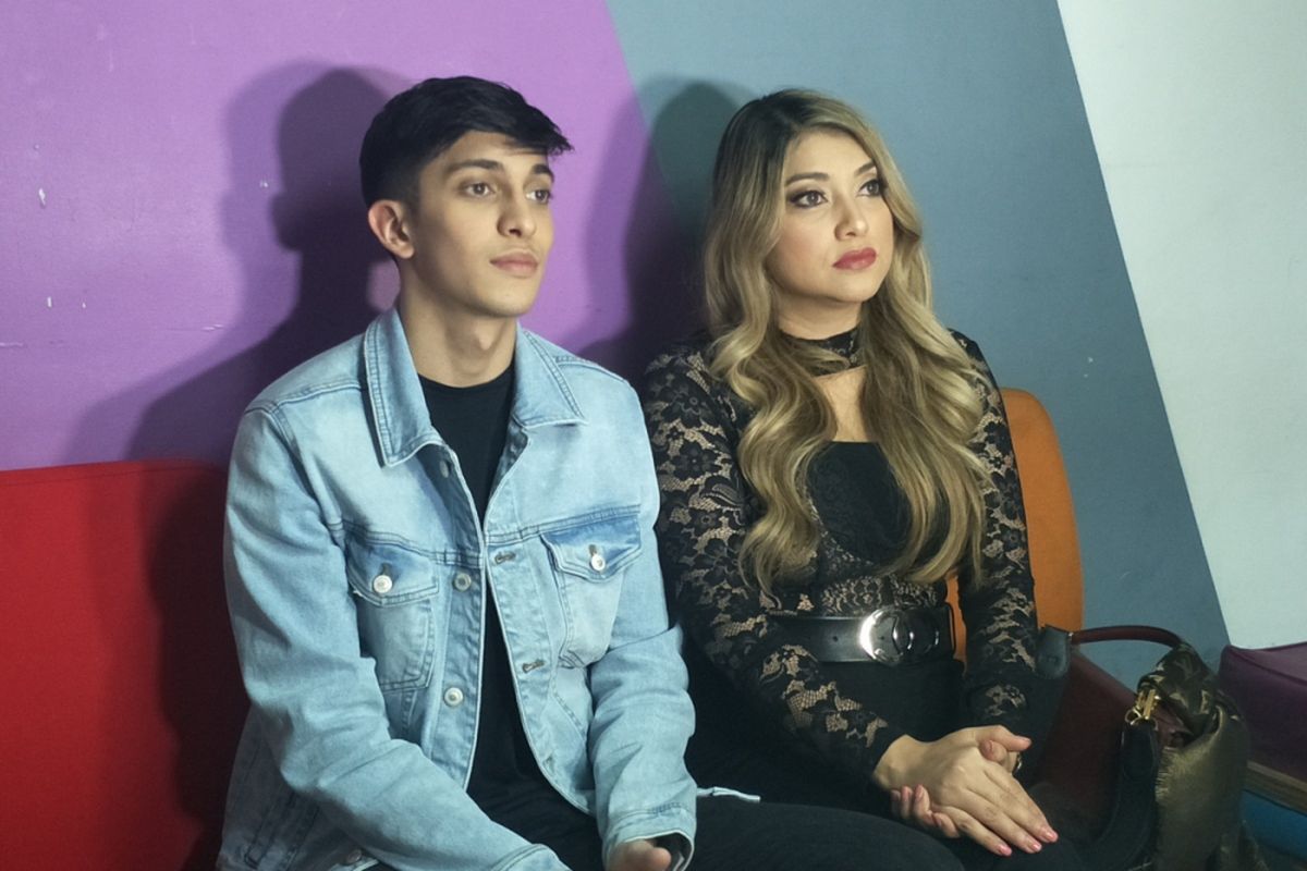 Sarah Azhari dan putranya, Albany Ray, saat ditemui di Studio TransTV, Mampang, Jakarta Selatan, Selasa (8/1/2019).