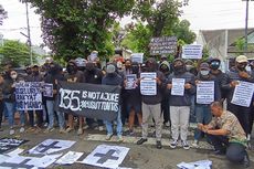 Tuntut Keadilan Tragedi Kanjuruhan, Warga Gelar Aksi Diam di Depan DPRD Kabupaten Malang
