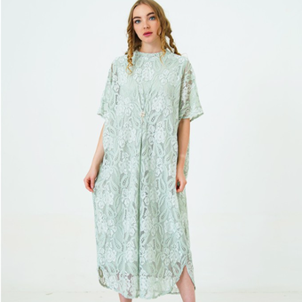 High Neck Two Tone Lace Kaftan dari merek Icon, rekomendasi kaftan Lebaran
