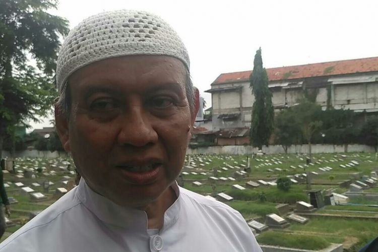 Personel Sersan Prambors, Krisna Purwana, saat ditemui usai pemakaman Nana Krip di TPU Kemiri, Utan Kayu, Rawamangun, Jakarta Timur, Rabu (20/2/2019).
