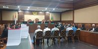 Eks Pejabat Antam Nangis Cerita Gaji Pensiunan Rp 3,2 Juta: Saya tidak Hidup Mewah