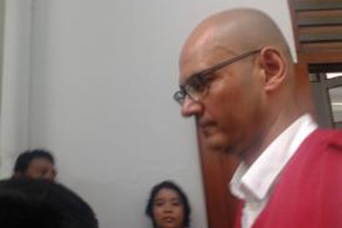 Neil Bantleman, guru Jakarta International School (JIS) yang menjadi terdakwa dalam kasus pelecehan seksual saat menjalani sidang putusan di Pengadilan Negeri Jakarta Selatan, Kamis,(2/4/2015).