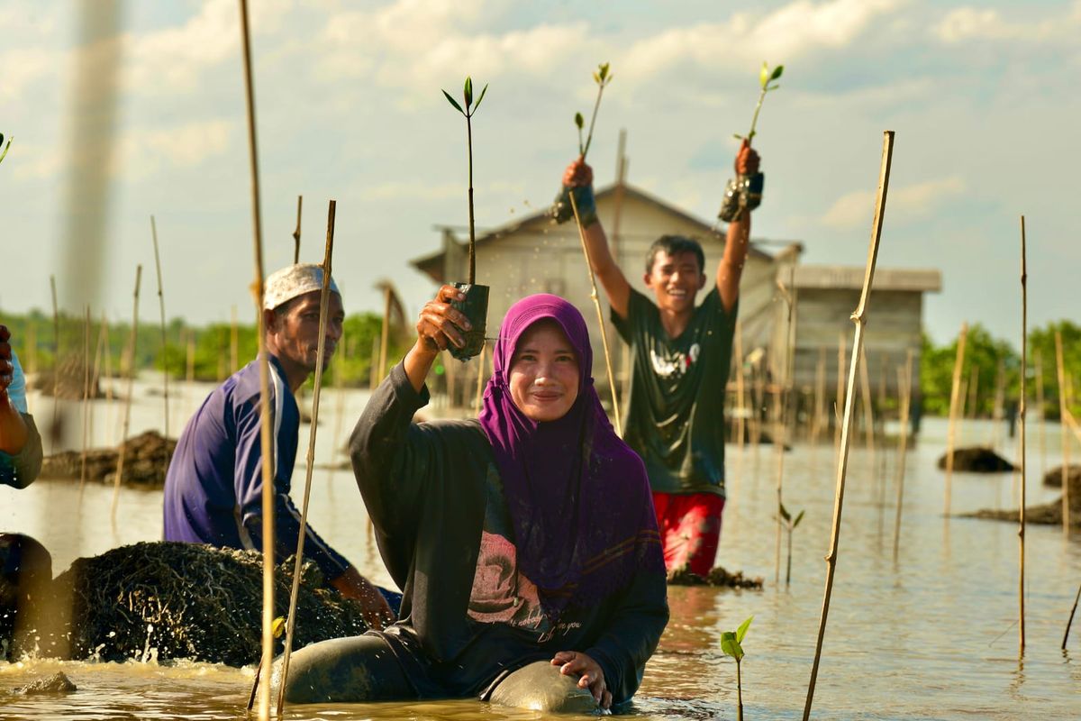 Badan Restorasi Gambut dan Mangrove (BRGM) terus mengupayakan kesejahteraan ekonomi para pejuang gambut dan mangrove karena mereka merupakan pahlawan lingkungan yang harus diapresiasi.