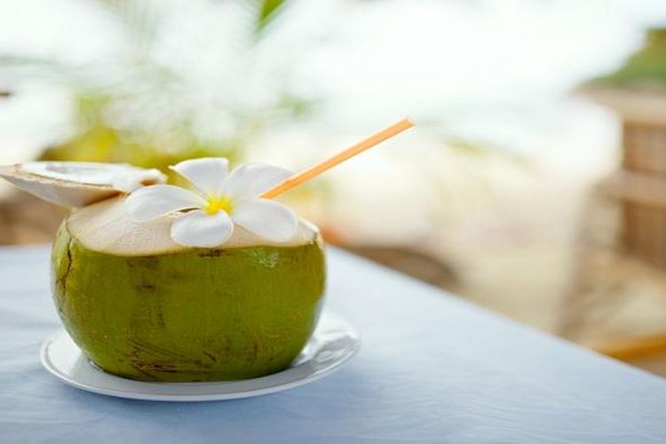 Manfaat minum air kelapa setelah vaksin