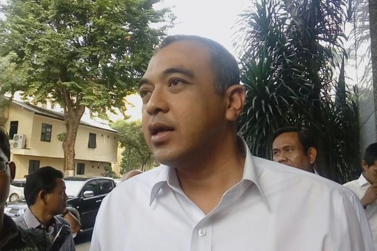 Bupati Tangerang Ahmed Zaky Iskandar saat memenuhi panggilan Polda Metro Jaya terkait bentrok yang terjadi di Dadap, Rabu (11/5/2016).