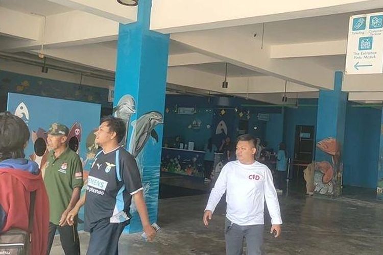 Suasana saat warga di Pangandaran, Jawa Barat, dikagetkan dengan gempa bumi M 4,9 yang mengguncang daerah tersebut Selasa (25/3/2025) siang. 

