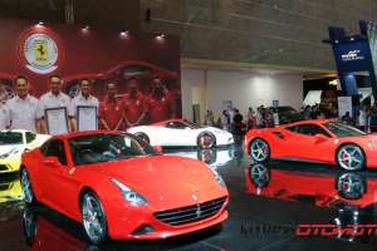 Deretan mobil terlaris Ferrari di IIMS 2016.