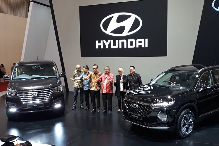 Hyundai Santa Fe dan H-1 meluncur di GIIAS 2018