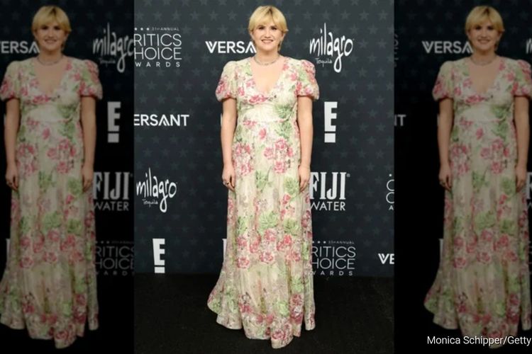 Jillian Bell dalam Critics Choice Awards 2026.