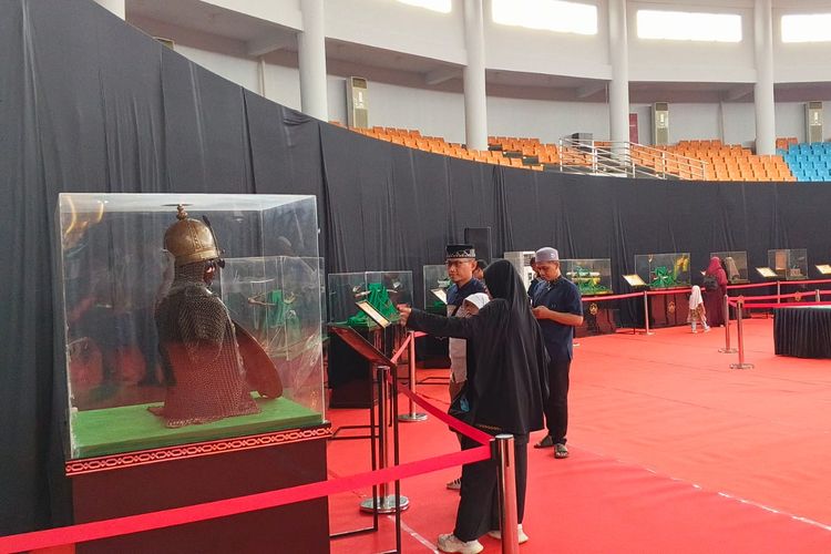 Pameran Artefak Rasulullah SAW dan Para Sahabat di Laga Satria Gelora Pakansari, Kabupaten Bogor, Jawa Barat, Jumat (20/2/2026).
