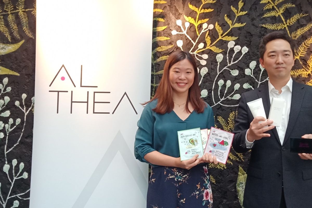 Brand Marketing Manager Althea Exclusive, Cindy Ng dan Chief Operating Officer (COO) Althea Korea, Christopher Cynn pada acara Althea Korea Media Luncheon di Brizola Restaurant, Jakarta Selatan, Selasa (23/4/2019).