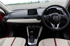 Ini Interior All-New Mazda2 yang Dipasarkan di Indonesia