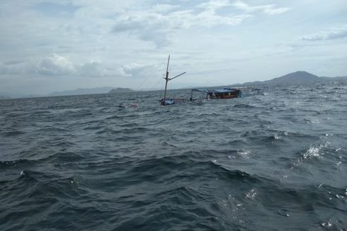 Cuaca Buruk Diduga Sebabkan Kapal Wisata di Pulau Padar Tenggelam