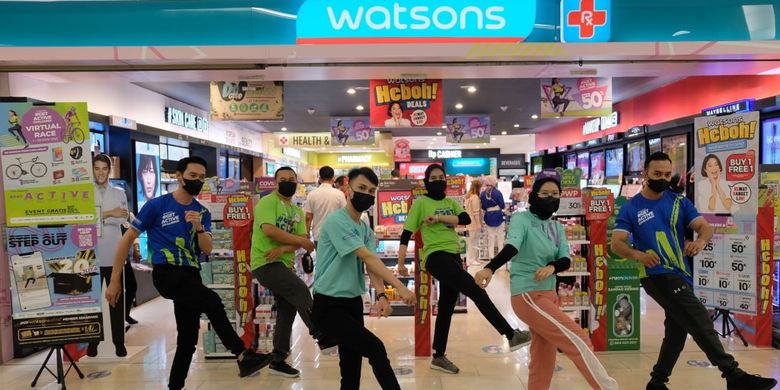 Watsons menggelar Get Active Challenge dengan O+O activity.

Salah satunya adalah #GetActive dance dari store team pada jam-jam tertentu sebagai bentuk penyemangat dan hiburan untuk para pengunjung.
