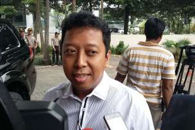 Ketua Umum PPP M Romahurmuziy di Gedung KPK, Jakarta, Senin (11/4/2016).