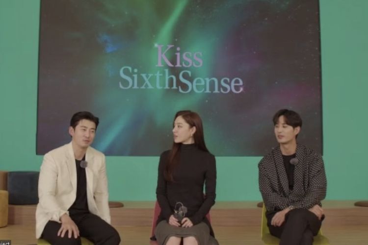 Yoon Kye Sang, Seo Ji Hye dan Kim Ji Suk saat berbicara mengenai drama Kiss Sixth Sense dalam wawancara bersama Kompas.com, Rabu (25/5/2022).