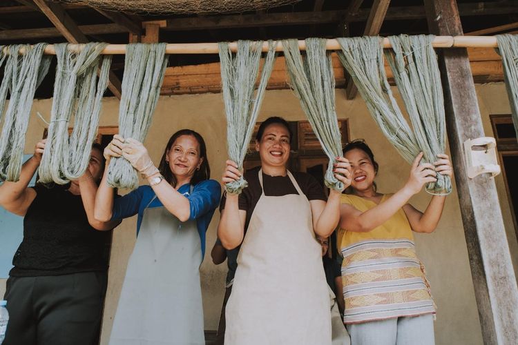 Yayasan Kawan Lama berdayakan perajin Tenun Iban di Kapuas Hulu. 