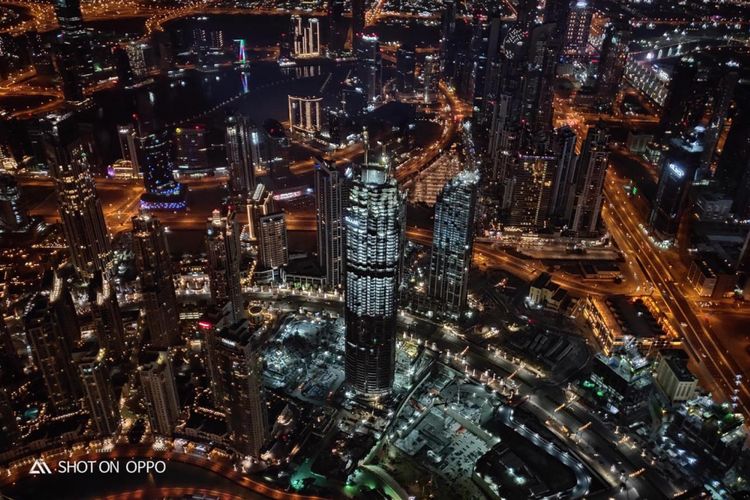 Panorama Dubai dari puncak Burj Khalifa