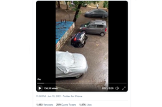 Video Viral Mobil Tiba-tiba Tenggelam Saat Parkir, Ini Penyebabnya