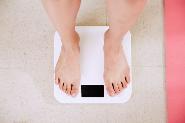 Cara menghitung berat badan ideal.