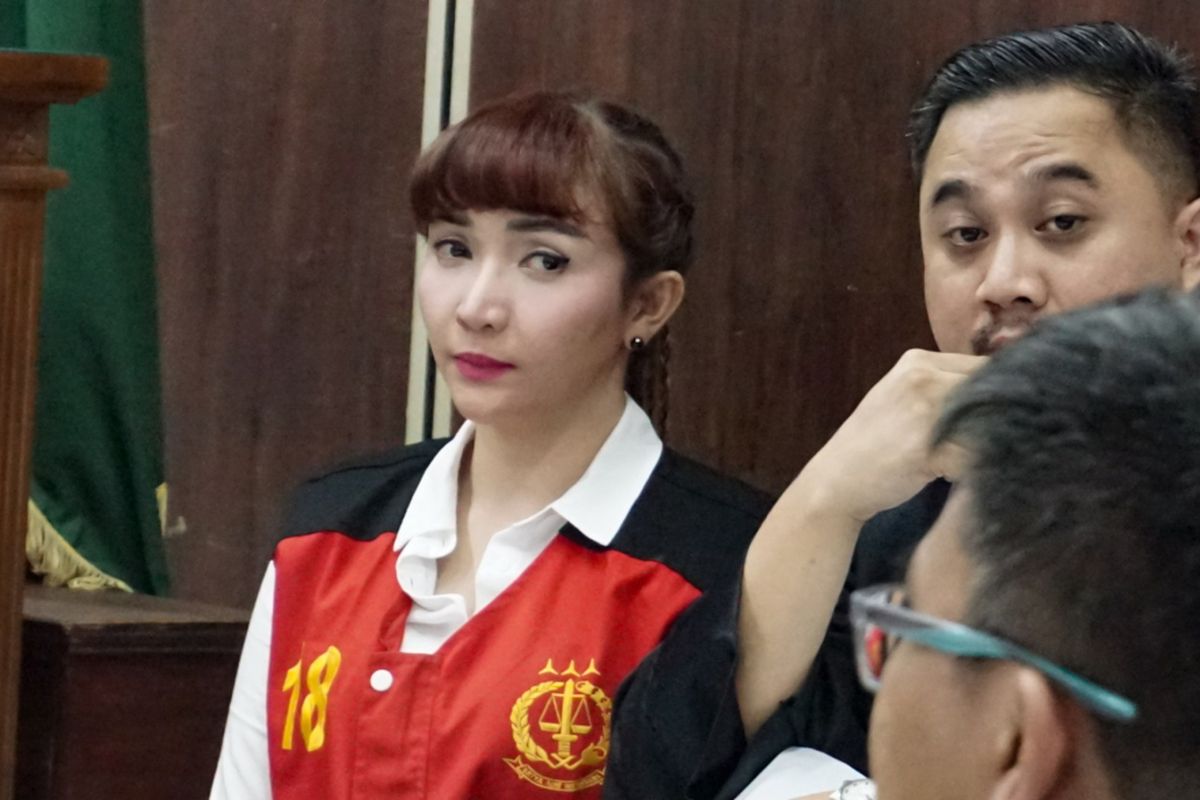 Artis Roro Fitria saat menjalani sidang di Pengadilan Negeri Jakarta Selatan, Selasa (7/8/2018).