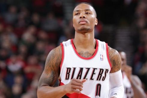 Terpaksa Kenakan Outfit Nike, Damian Lillard 