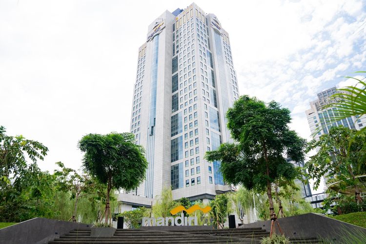 Kantor Pusat Bank Mandiri di Gedung Plaza Mandiri Jalan Jendral Gatot Subroto Kavling 36-38, Jakarta.
