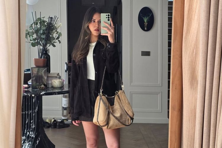 Raisa Andriana selalu tampil chic dengan rok dan mini dress. Simak 10 gaya casual-nya yang bisa jadi inspirasi outfit sehari-hari yang stylish.
