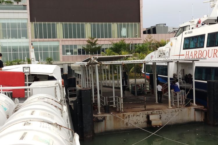 Jalur pelayaran ferry antarpulau yang ada di Batam, Kepulauan Riau (Kepri) sampai saat masih beroperasi untuk umum walau ada larangan mudik dari pemerintah sejak tanggal 24 April 2020 kemarin.