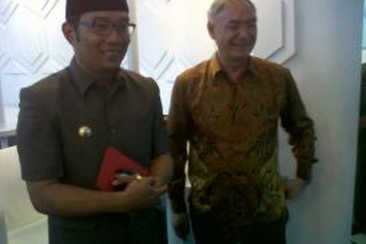 Wali Kota Bandung Ridwan Kamil saat bertemu duta besar New Zealand Trevor Matheson di Balai Kota Bandung, Jalan Wastukencana, Senin (26/10/2015) kemarin.