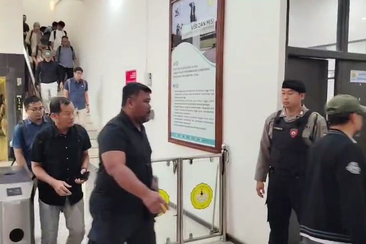 KPK Sita 60 Barang Bukti Kasus Korupsi dari Rektorat Unsoed