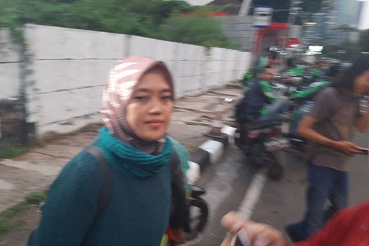 Wakil Gubernur Lampung Chusnunia Halim meninggalkan Gedung Merah Putih KPK, Selasa (26/11/2019) sore.