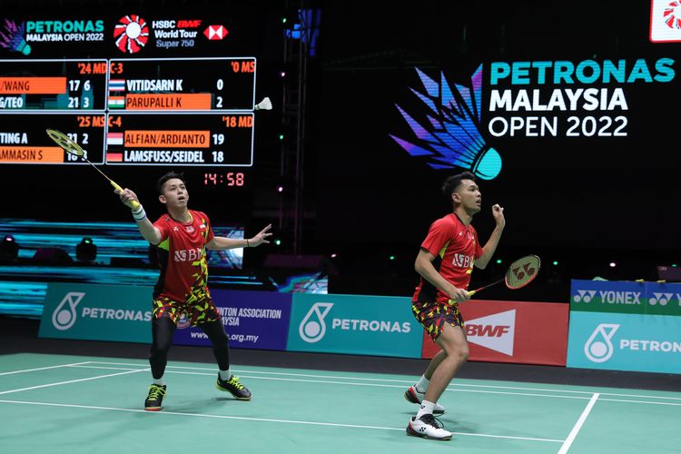 Fajar Alfian dan Muhammad Rian Ardianto saat beraksi di babak 16 besar Malaysia Open 2022 pada Kamis (30/6/2022).