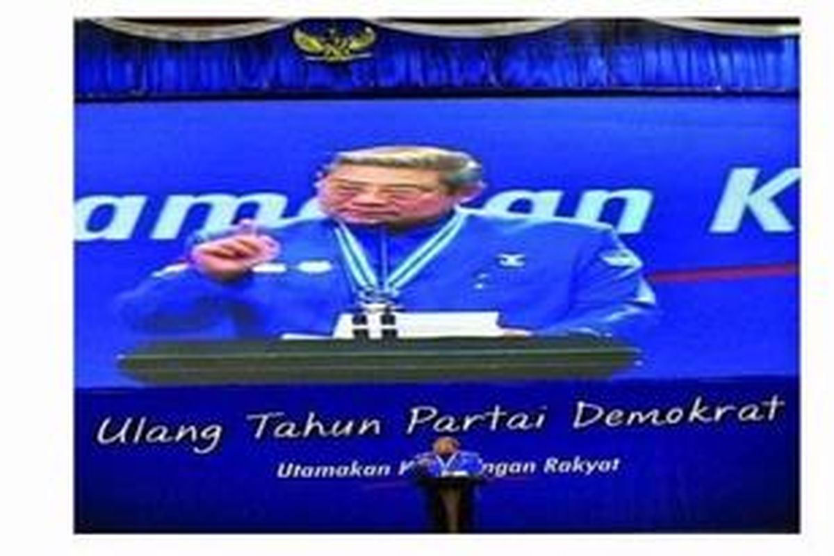 Ketua Dewan Pembina Partai Demokrat Susilo Bambang Yudhoyono berpidato dalam perayaan HUT Ke-11 Partai Demokrat yang didirikannya. Perayaan dilaksanakan di Sentul International Convention Center, Bogor, Jawa Barat, Sabtu (15/12) malam.