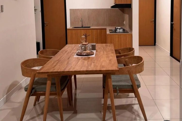 Tampilan ruang makan di dalam unit apartemen ASN di IKN