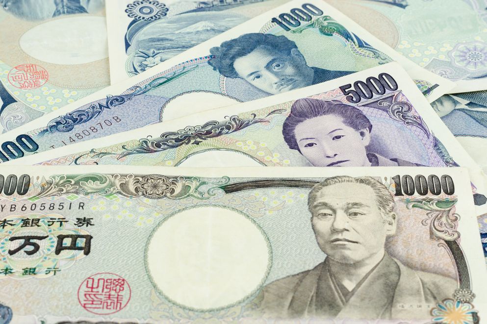 Nilai Tukar Yen Jepang Anjlok ke Level Terendah dalam 34 Tahun