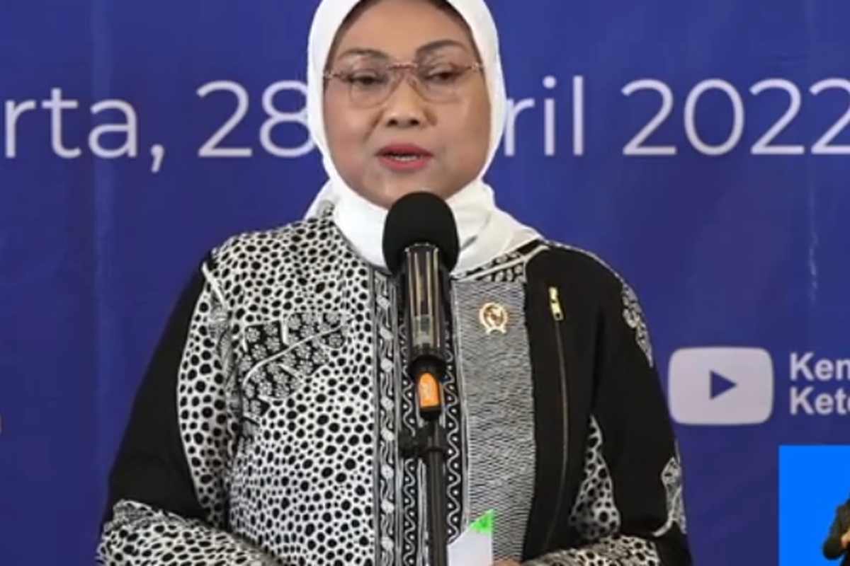 Ida Fauziyah teken Permenaker Nomor 4 Tahun 2022 tentang Tata Cara dan Persyaratan Pembayaran Manfaat Jaminan Hari Tua, Kamis (28/4/2022).