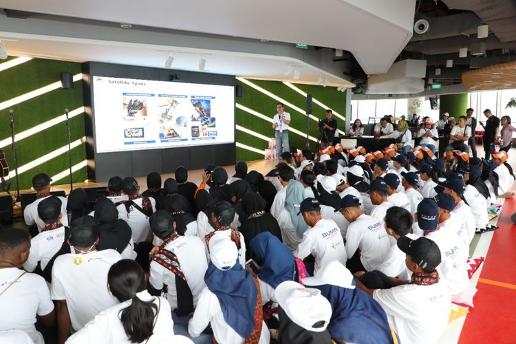 Para peserta Program Siswa Mengenal Nusantara antusias mengikuti Digital Sharing Session di Telkom Landmark Tower, Jakarta (10/8)