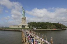 Penelpon Misterius Ancam Ledakkan Patung Liberty, Pengunjung Panik 