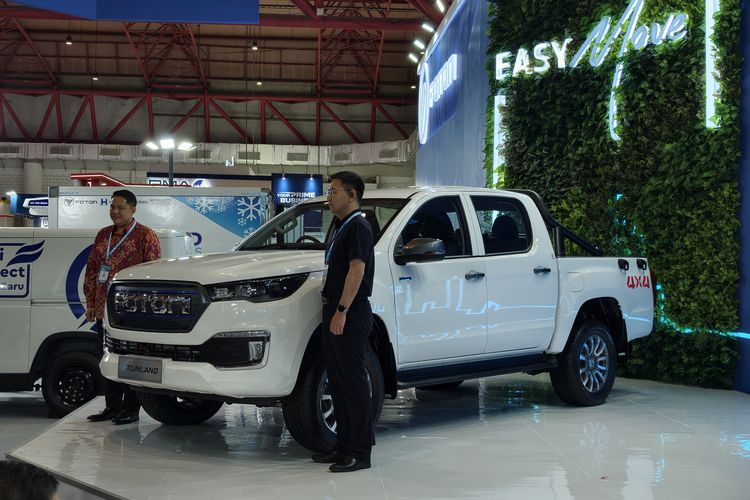 Foton eTunland vs Isuzu D-Max: Pikap EV atau Diesel untuk Medan Berat?
