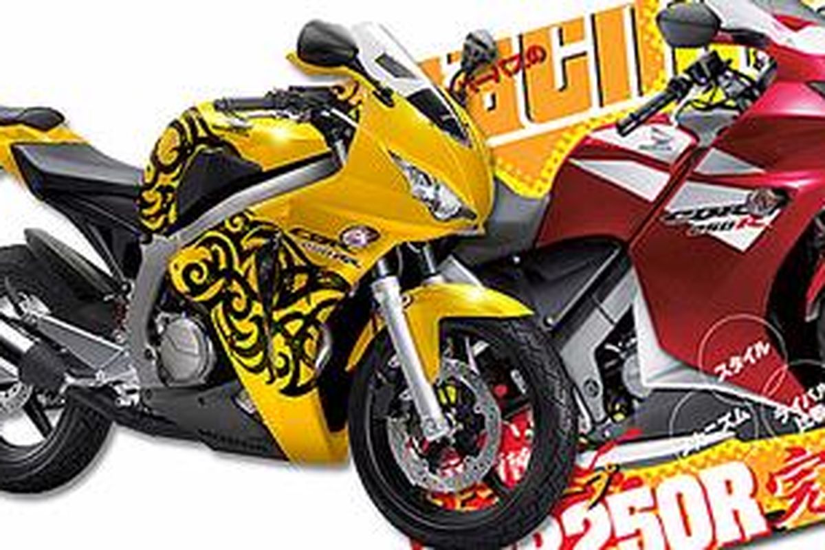 Honda CBR2500RR dan BR250R di majalan Jepang.