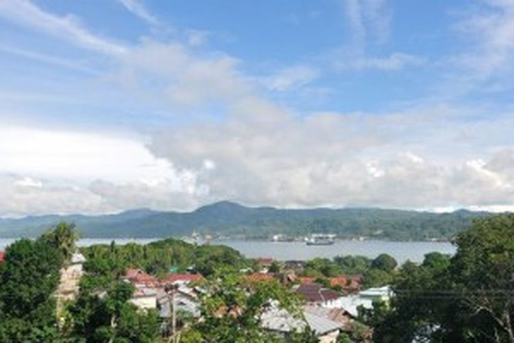 Teluk Ambon di Maluku.