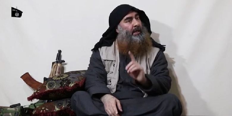 Dalam foto yang diduga diambil pada 30 April 2019 oleh media Al-Furqan menunjukkan Pemimpin ISIS Abu Bakar al-Baghdadi muncul pertama kalinya dalam lima tahun sejak dia mendeklarasikan kekhalifahan pada 2014.