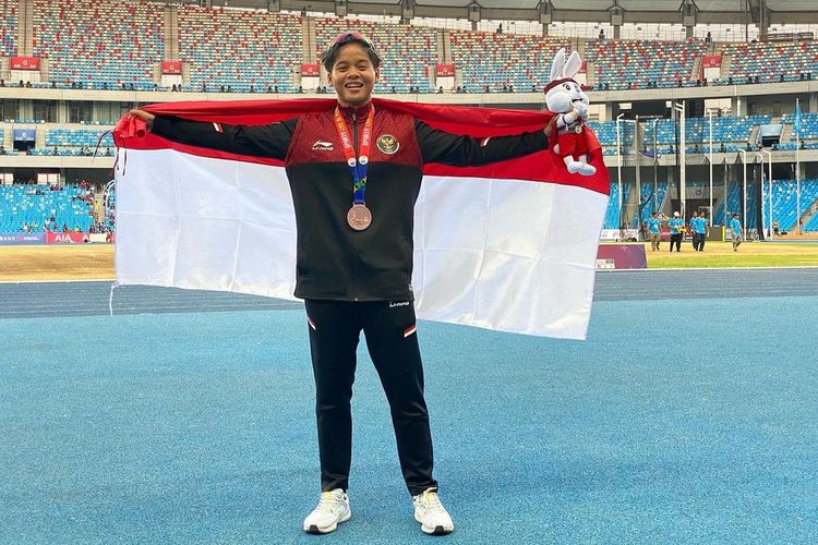 Atlet Dina Aulia menyumbang medali perunggu cabang olahraga atletik nomor lari gawang 100 meter dengan mencatatkan waktu 13,59 detik pada SEA Games 32 di Phnom Penh, Kamboja, Rabu (10/5/2023.
