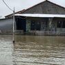 BPBD Kabupaten Bekasi Salurkan Bantuan untuk Warga Muara Gembong yang Terdampak Banjir Rob