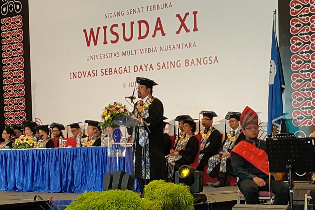 Suasana wisuda XI Universitas Multimedia Nusantara (UMN) yang kental dengan nuansa budaya batak, Sumatera Utara, digelar di Indonesia Convention Exhibition (ICE) CBD Serpong, Tangerang Selatan, Sabtu (8/7/2017).  