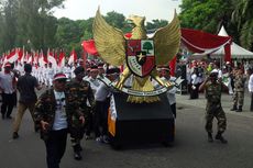  Meski Diguyur Hujan, Warga Solo Tetap Ramaikan Kirab Kebangsaan Haul Ke-9 Gus Dur