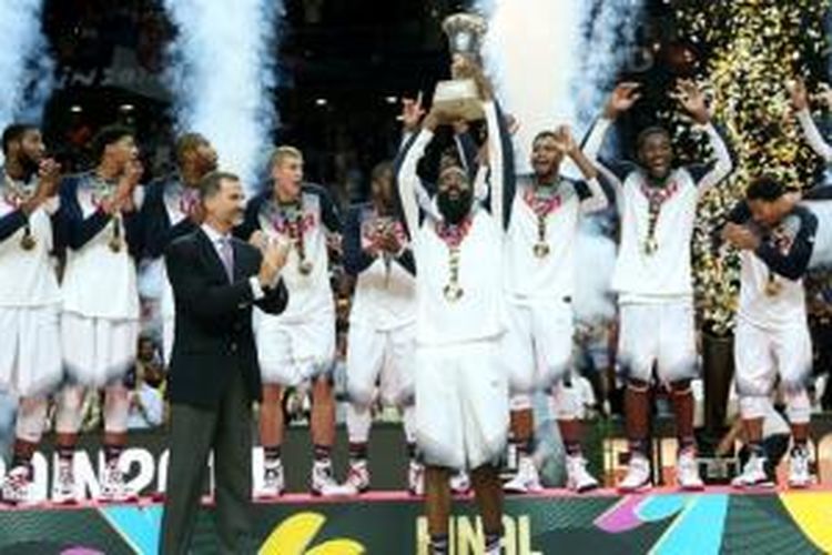 Tim bola basket AS keluar sebagai juara dunia.