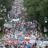 Menentang Putin, Puluhan Ribu Orang Turun ke Jalan