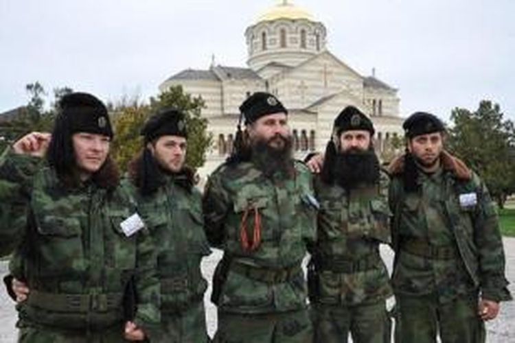 Sejumlah anggota milisi Chetnik Serbia diketahui berada di Crimea untuk bergabung dengan milisi pro-Rusia.